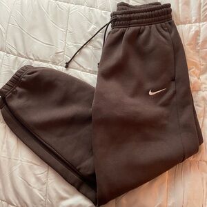 Nike brown baggy sweatpants
